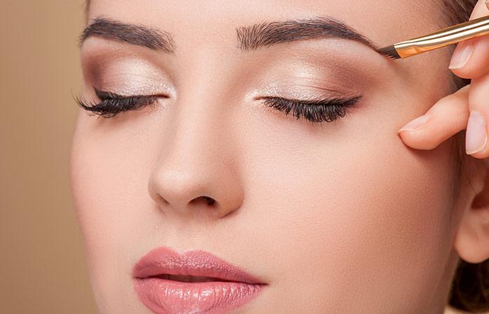 11 Magical Makeup Tricks That Make Your Small Eyes BIGGER!