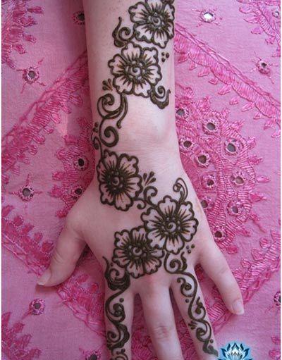 flower mehndi design