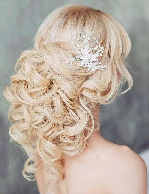 22 Best Hairstyles For Brides With Round Faces 22 Best Hairstyles For Brides With Round Faces
