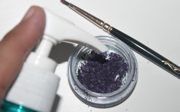 DIY – 5 Easy Steps To Make Eye From Your Eye Shadow
