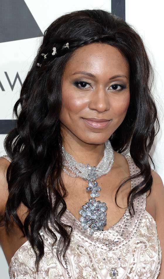 12 Trendy Medium Hairstyles For Dark-Skinned Women 12 Trendy Medium Hairstyles For Dark-Skinned Women