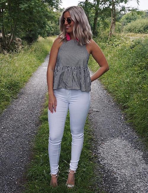 Casual white jeans clearance outfit