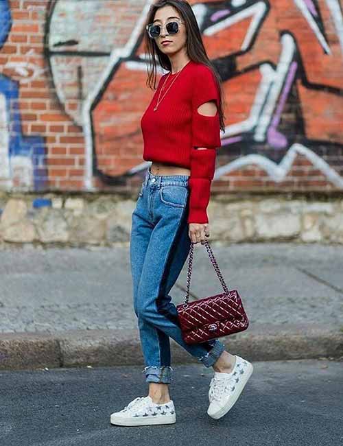 13 Flattering Mom Jeans Outfits and How to Wear Them