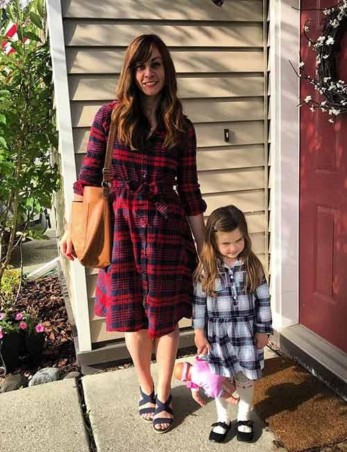 5 Ways You Need To Be Wearing Your Flannel Shirt - MeatballMom