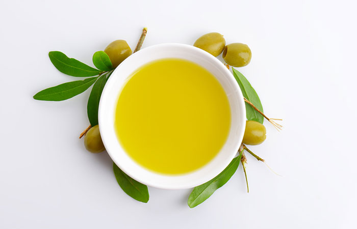 3. Olive Oil And Onion Juice For Hair Growth