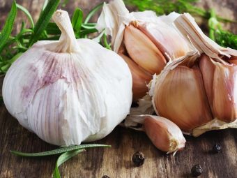 32 Benefits Of Garlic For Health, Skin, & Hair + How To Use It