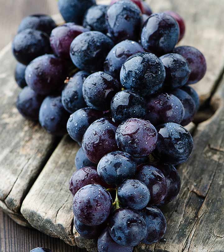 11 Powerful Reasons You Must Eat Black Grapes