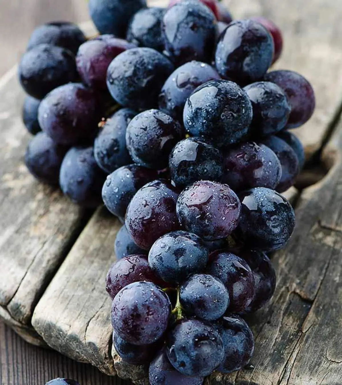 Black Grapes Benefits: 11 Powerful Reasons To Eat Them