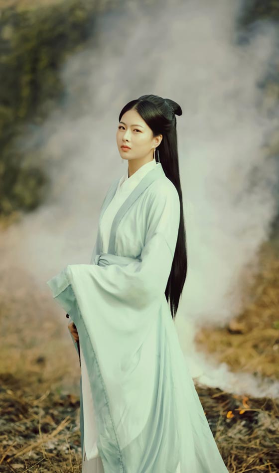 Asian Little Girl Chinese Traditional Dress Stock Photo 562682737 |  Shutterstock