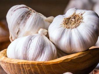 15 Serious Side Effects Of Garlic (Foods To Avoid With It)