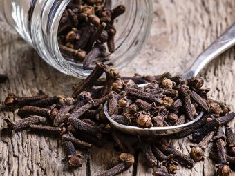 How-To-Use-Cloves-To-Take-Care-Of-A-Toothache