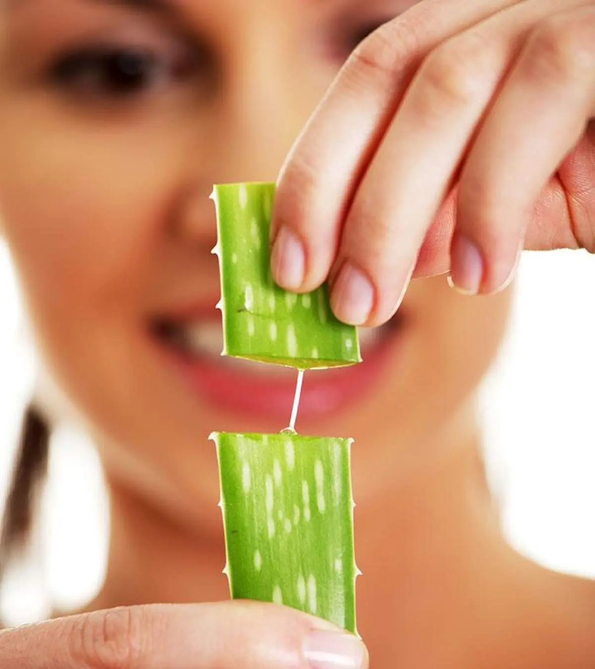 Aloe Vera For Acne: 9 Easy DIY Remedies To Try