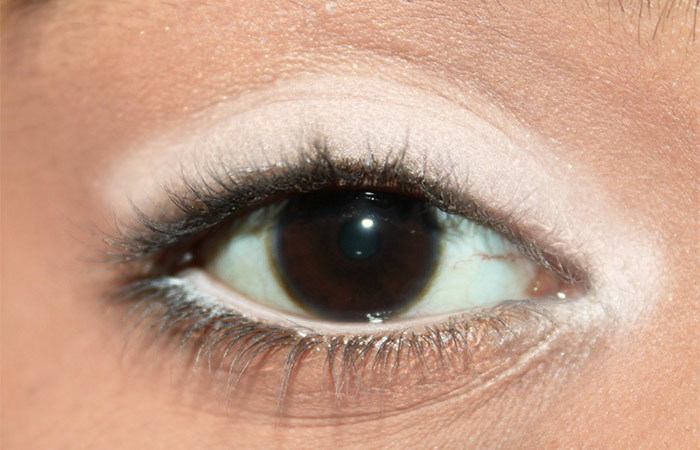 11 New Ways To Wear A White Eye Liner