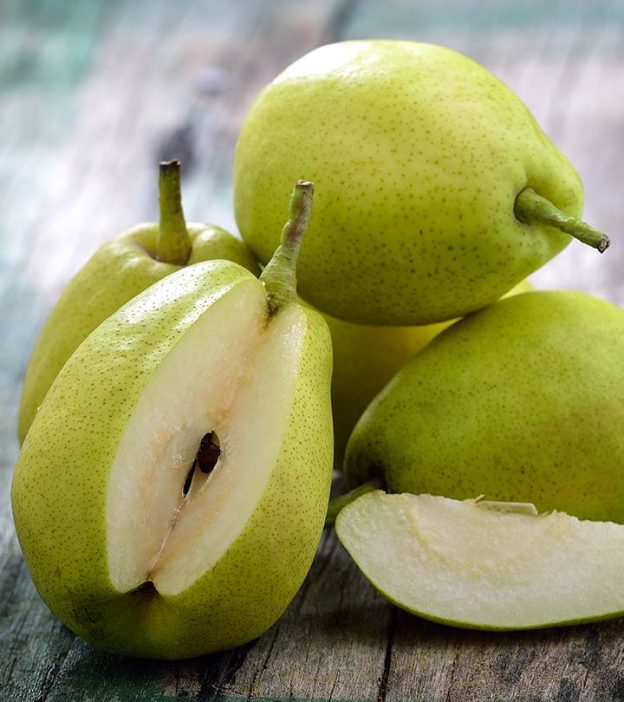 30 Amazing Benefits Of Pears For Skin, Hair, And Health