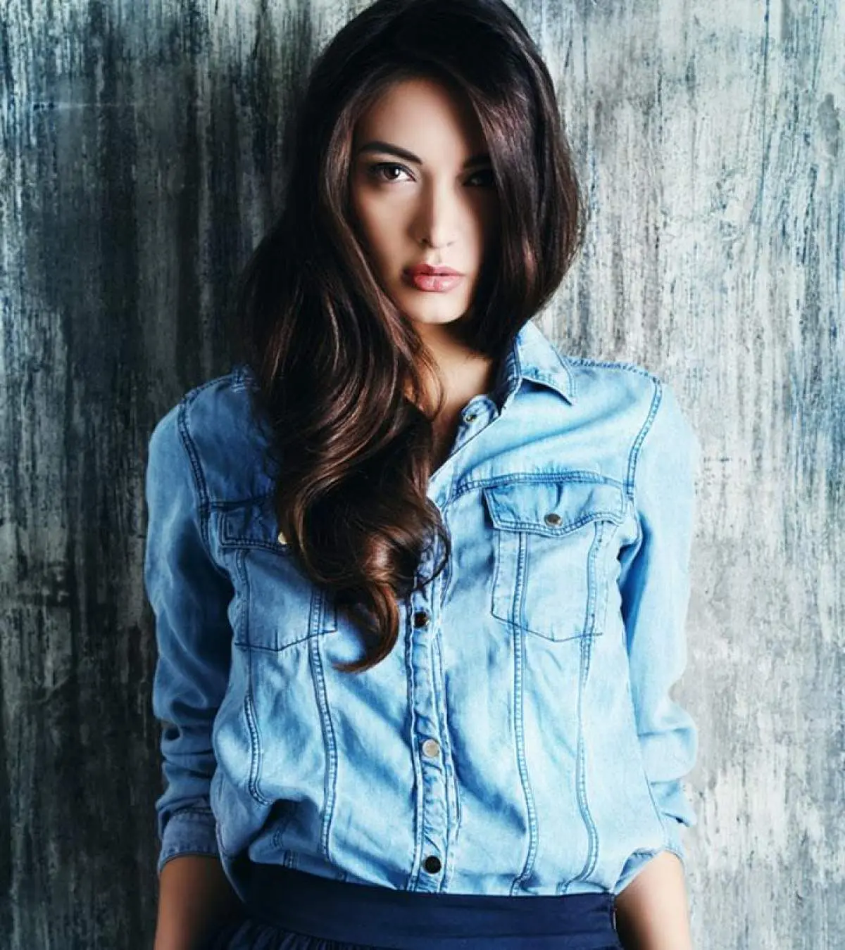 Blue jean shirt outfit ideas online