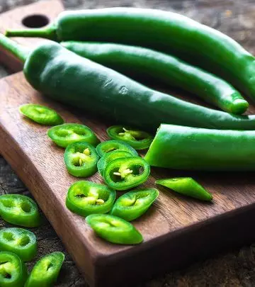 हरी मिर्च के 17 फायदे, उपयोग और नुकसान – Green Chili Benefits, Uses and Side Effects in Hindi