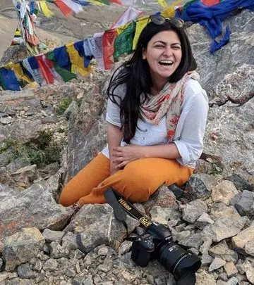 Delhi Girl Bids Goodbye To City Life, Now Runs ‘Café In The Woods’ In Himalayan Village!
