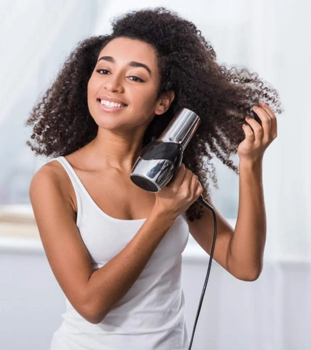15 Best Hair Dryers For Curly Hair, Recommended By An Expert – 2025