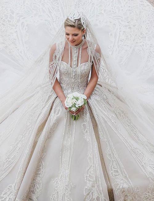 Glamorous Grandeur: A Ball Gown Wedding Dress Fit for a Glamorous and Extravagant  Wedding Celebration. ------------------------------- �... | Instagram