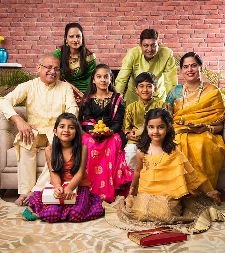 Best 50+ Family Quotes in Hindi – परिवार पर अनमोल कथन व सुविचार