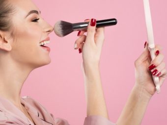 13 Best Setting Powders For Oily Skin - Stay Greaseless And Creaseless