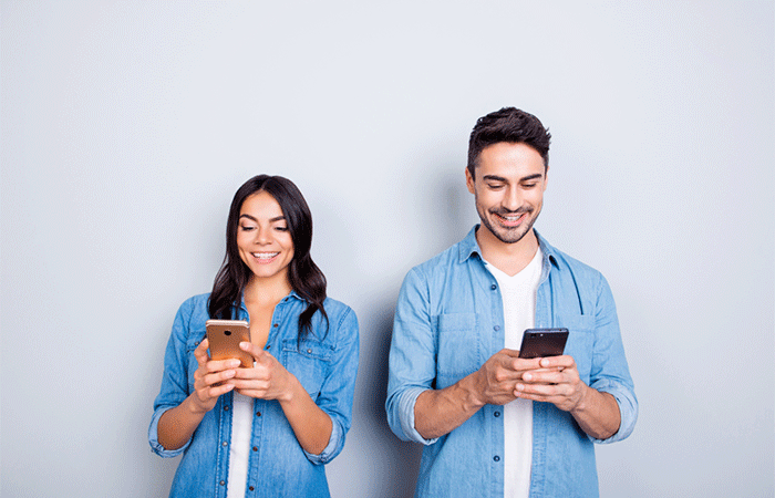 31 Fun Texting Games For Couples