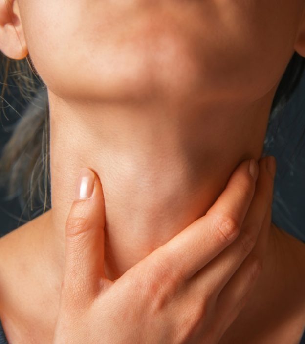 गले में कुछ अटका हो, तो क्या करें : Something Stuck In Throat Feeling (Globus pharyngeus)