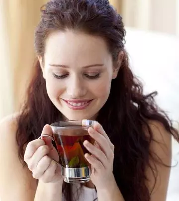 5 Benefits Of Rooibos Tea, How To Brew It, & Side Effects