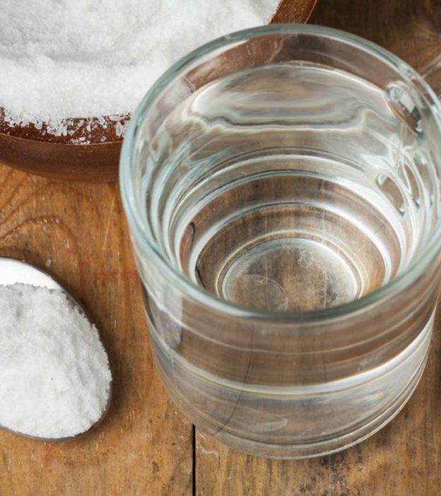 नमक पानी पीने के फायदे और नुकसान – Salt Water Benefits and Side Effects in Hindi