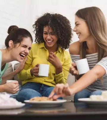 7 Things You’ll Relate To If You Live For Gossip And Love “Spilling The Tea”
