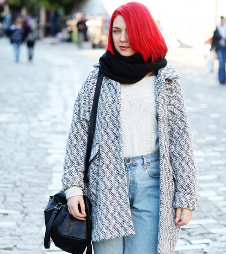 Jeans and a white top  Grey bag outfit, Street style outfit, Outfits